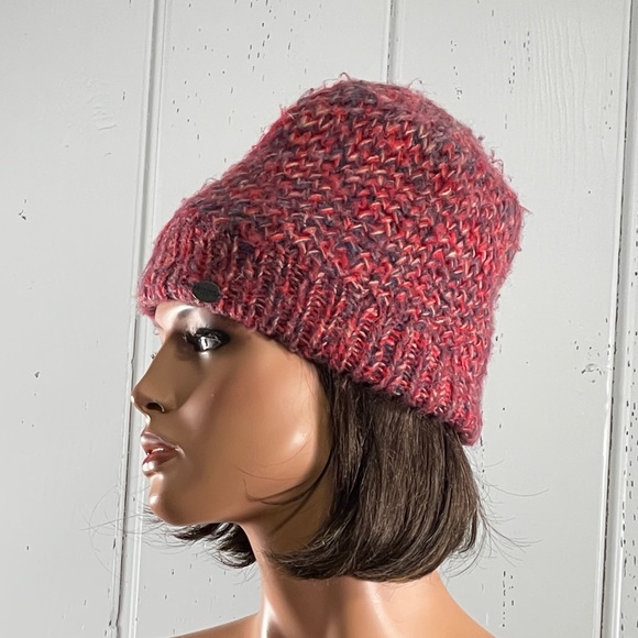 *Burton Women’s Reversible Knitted  Beanie Hat - Picture 5 of 10